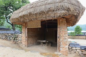 Jukheon Traditional House