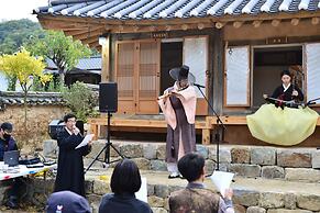 Jukheon Traditional House