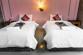 The Guest Hotel - Hostel