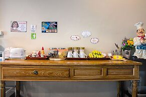 The Guest Hotel - Hostel