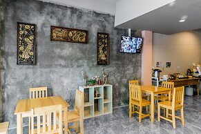 The Guest Hotel - Hostel