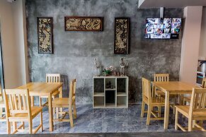 The Guest Hotel - Hostel