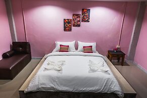 The Guest Hotel - Hostel