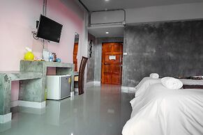 The Guest Hotel - Hostel