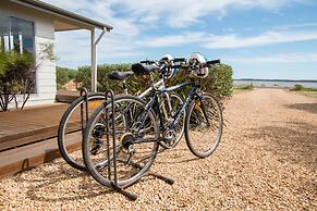 Coorong Waterfront Retreat