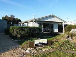 Coorong Waterfront Retreat