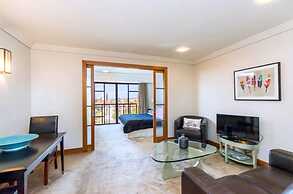 Elegant Apartment With City View