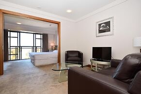 Elegant Apartment With City View