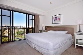 Elegant Apartment With City View