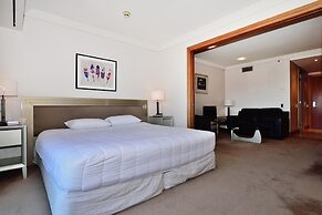 Elegant Apartment With City View