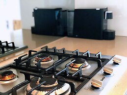 Melbourne Docklands Luxury Seaview Apartment