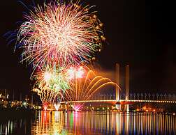 Melbourne Docklands Luxury Seaview Apartment