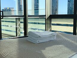 Melbourne Docklands Luxury Seaview Apartment