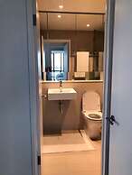 Melbourne Docklands Luxury Seaview Apartment