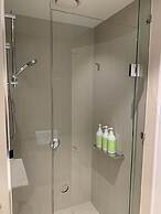 Melbourne Docklands Luxury Seaview Apartment