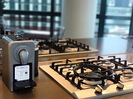 Melbourne Docklands Luxury Seaview Apartment