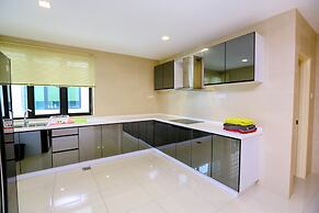 Richmond & Aston Kiara Suites KL