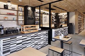 LAMP LIGHT BOOKS HOTEL nagoya