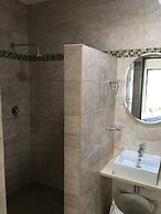 Isle La Breeze Guesthouse