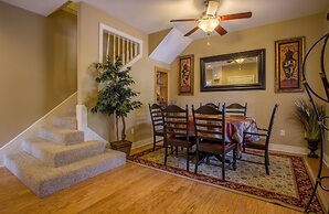 Tuscany Hills 3 Bedroom Villa by RedAwning