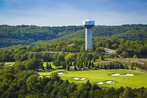 Tuscany Hills 3 Bedroom Villa by RedAwning