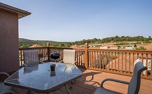 Tuscany Hills 3 Bedroom Villa by RedAwning