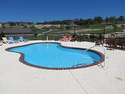 Tuscany Hills 3 Bedroom Villa by RedAwning