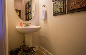 Tuscany Hills 3 Bedroom Villa by RedAwning