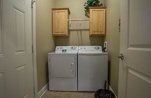 Tuscany Hills 3 Bedroom Villa by RedAwning