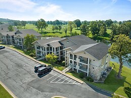 Carefree Getaways 2 Bedroom Condo by RedAwning