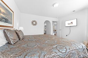 Carefree Getaways 2 Bedroom Condo by RedAwning