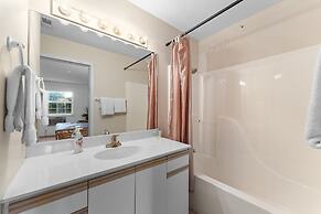 Carefree Getaways 2 Bedroom Condo by RedAwning