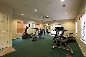 Carefree Getaways 2 Bedroom Condo by RedAwning