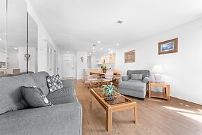 Carefree Getaways 2 Bedroom Condo by RedAwning