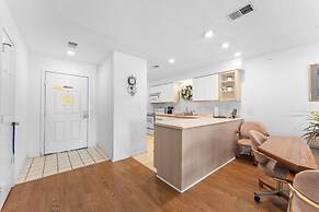 Carefree Getaways 2 Bedroom Condo by RedAwning