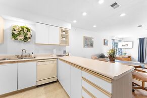 Carefree Getaways 2 Bedroom Condo by RedAwning