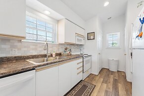 Sunset Penthouse 2 Bedroom Condo by RedAwning