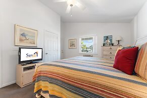 Sunset Penthouse 2 Bedroom Condo by RedAwning