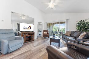 Sunset Penthouse 2 Bedroom Condo by RedAwning