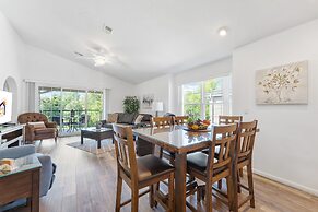 Sunset Penthouse 2 Bedroom Condo by RedAwning