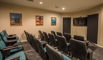 Sunset Penthouse 2 Bedroom Condo by RedAwning