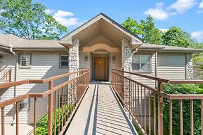 Heavenly Hideaway 2 Bedroom Condo by RedAwning