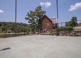 Heavenly Hideaway 2 Bedroom Condo by RedAwning