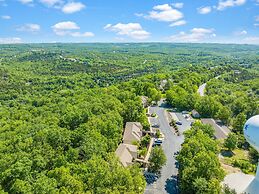 Heavenly Hideaway 2 Bedroom Condo by RedAwning