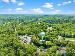 Heavenly Hideaway 2 Bedroom Condo by RedAwning