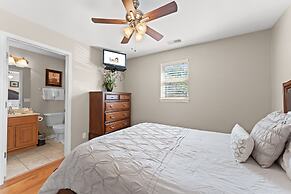 Heavenly Hideaway 2 Bedroom Condo by RedAwning