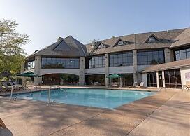 Heavenly Hideaway 2 Bedroom Condo by RedAwning