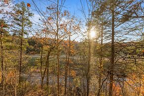 River's Creek 4 Bedroom Cabin by RedAwning