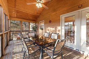 River's Creek 4 Bedroom Cabin by RedAwning