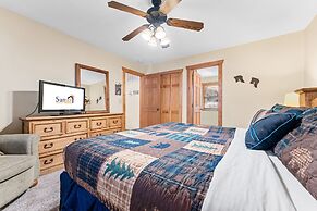 River's Creek 4 Bedroom Cabin by RedAwning